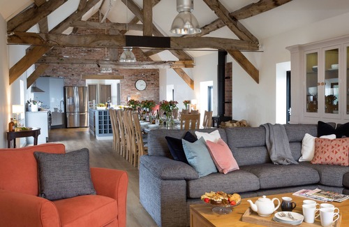 Hendrerwydd House | The Barn at Plas Ashpool (8) - a stunning converted barn sleeping 8 guests