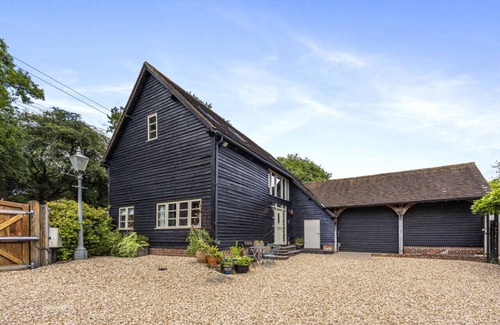 Sheffield Green House | The Barn at Stoaches: Parking | Pool | Countryside Retreat