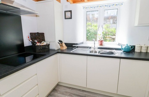 Graigfechan Cottage | THE BARN AT WAEN Y FFYNNON, pet friendly, with open fire in Ruthin