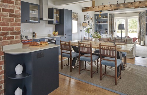 Alton Barnes House | The Barn - Delightful Wiltshire Holiday Home
