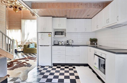 Burradoo House | The Barn in Burradoo, Southern Highlands