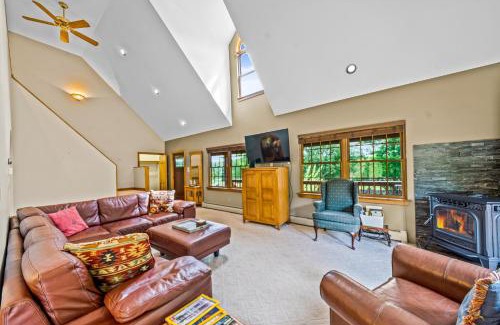 Johnsburg House | The Barn on Bartman