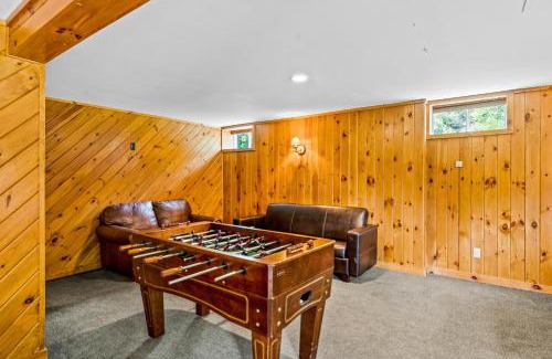 Johnsburg House | The Barn on Bartman