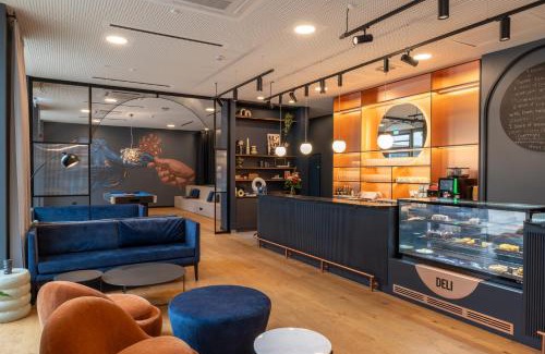 Milbertshofen - Am Hart Hotel | The Base Munich