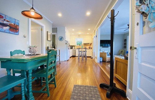 Cutchogue Cottage | The Bay Breeze