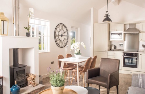 Freshwater Hotel | The Bay Colwell