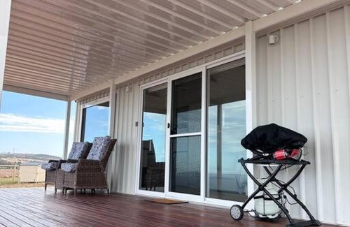 Tiatukia House | The Bay overlooking Boston Island