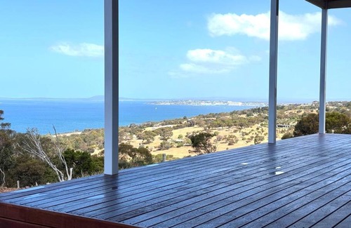 Tiatukia House | The Bay overlooking Boston Island