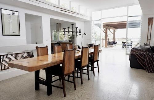 Emerald Beach House | THE BEACH HAVENS