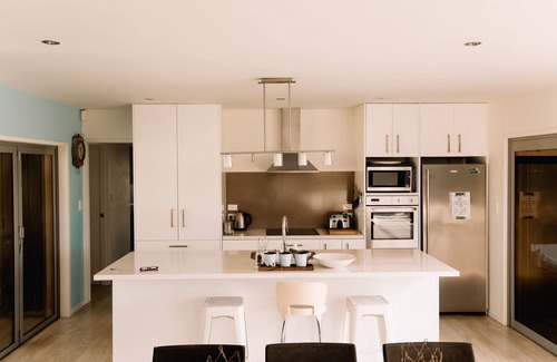 Matarangi House | The Beach House - A wonderful modern beach home with glorious sea views