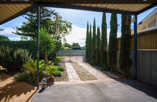 Semaphore House | The Beach House, Semaphore