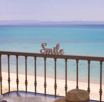 Haniotis Apartment | The Beach House - Steps from the Sea Hanioti