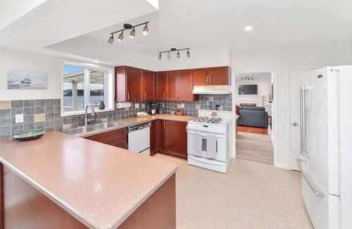 Chemainus Apartment | The Beach House Suite