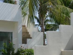 Sam Roi Yot Hotel | The Beach Village Resort