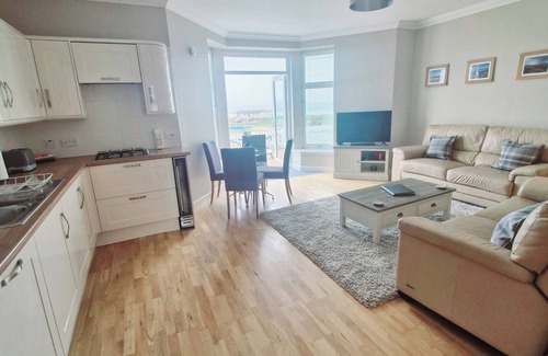Banff Cottage | The Beaches, beachfront 2 bed home with seaviews in Banff Aberdeenshire