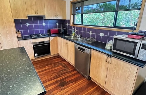 Lake Cathie House | The Beachfront - 5 bedroom holiday home in Lake Cathie