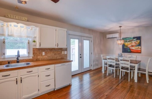 Lewes House | The BeachPlumB Retreat-2BR Home in Lewes-Mins to the Beach w/backyard and grill