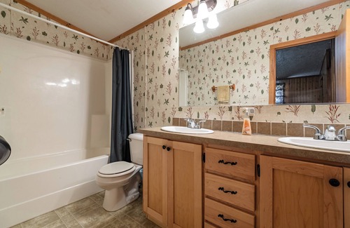 Neillsville Cabin | The Bear Cabin at the Riviera Resort in Neillsville, Wisconsin!