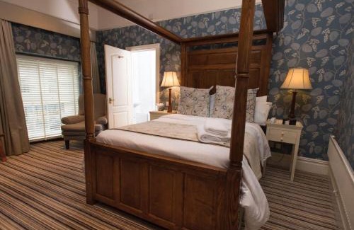 Cowbridge Hotel | The Bear, Cowbridge