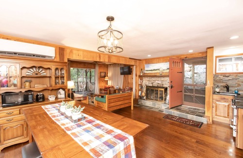 Fishers Hill Cabin | The Bear Den - Mountain Cabin w/Spectacular Views
