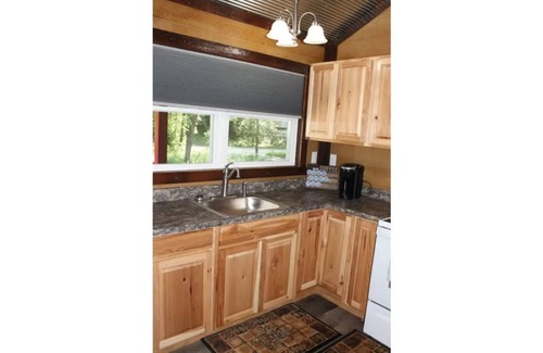 Peebles Cabin | The Bear Den (Secluded in Amish Country and peaceful)