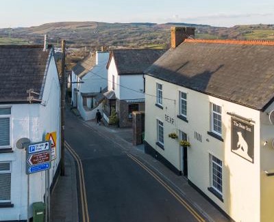 Llantrisant Hotel | The Bear inn