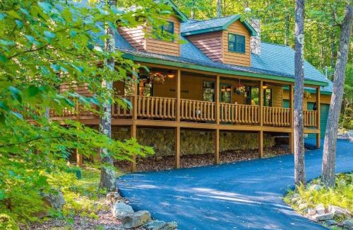Terra Alta House | The Bear's Den Lodge