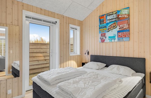 Nordenhuse House | The beautifully furnished cottage is located close to the water, which can be seen from the property