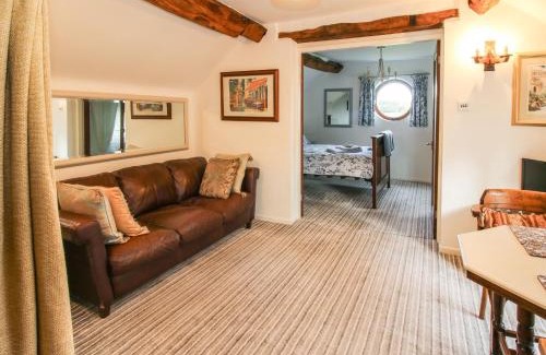 Balterley Apartment | The Beehive