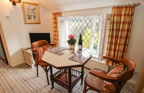 Balterley Apartment | The Beehive