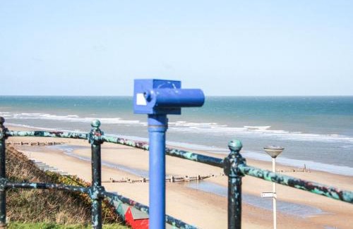 Mundesley House | The Beehive