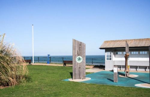 Mundesley House | The Beehive