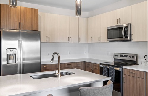 The Gulch Apartment | The Bel Air Suite Penthouse The Gulch
