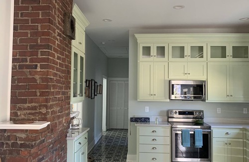 Bell Buckle House | The Bell Buckle Bungalow - completely renovated 3 bedroom/2 bath house, sleeps 9