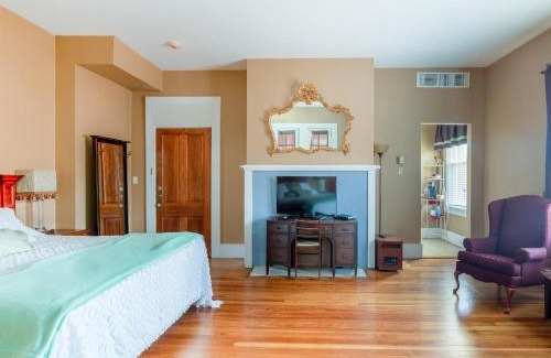Abbeville Hotel | The Belmont Inn by OYO