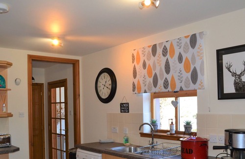 Turriff Cottage | "THE BEST COTTAGE WE'VE STAYED AT" 2B2B pet friendly cottage with private garden