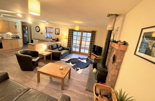 Turriff Cottage | "THE BEST COTTAGE WE'VE STAYED AT" 2B2B pet friendly cottage with private garden