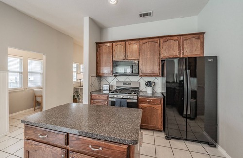 Keller House | The Best in Texas: 3Bed/2Bath w/Spacious Ensuite