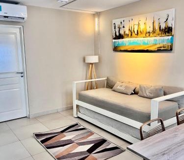 Corrientes Apartment | "The Best in the City" Hermoso departamento amplio, moderno y luminoso, ubicado en el centro de la ciudad, a pocas cuadras de peatonal Junin, a cuadras de plaza torrent y plaza la cruz, edificio moderno con ingreso digital, hasta 4 personas