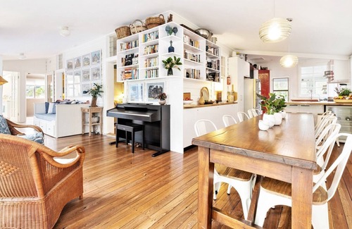 Macmasters Beach House | The best of lagoon front and beach living in an original, historic lakehouse