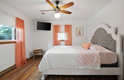 Waterford House | The Beverly on Buena Lake