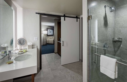 Boerne Hotel | The Bevy Hotel Boerne, a DoubleTree by Hilton
