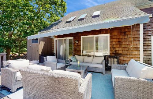 Oak Bluffs House | The Big Easy
