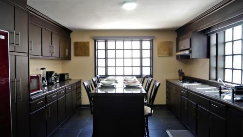 Acapulco House | THE BIG HOUSE ENS