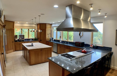 Fairmont Villa | The Big Pink House, a University of Oregon Favorite