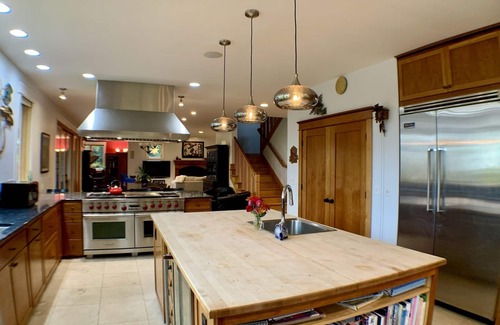 Fairmont Villa | The Big Pink House, a University of Oregon Favorite