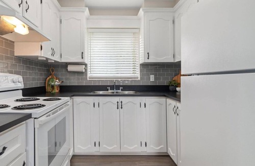 Bobcaygeon Cottage | The Birds Nest | Lakefront Retreat on Pigeon Lake