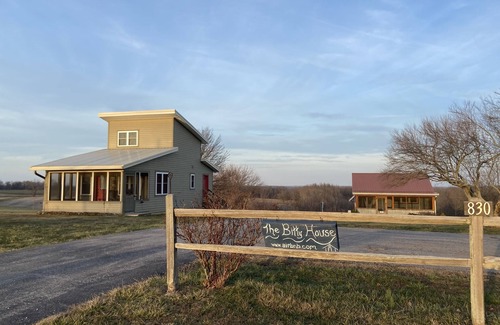 Alto Pass Cottage | The Bitty House Too!- Next to a winery!