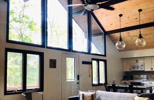 Lake Harmony Estates Ski Chalet | The Black Chalet at Lake Harmony in Poconos
