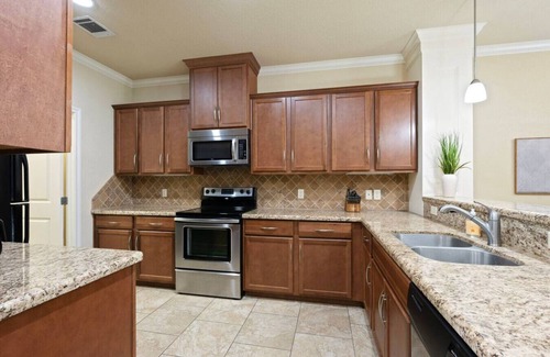 College Station House | The Black Hawk Haven